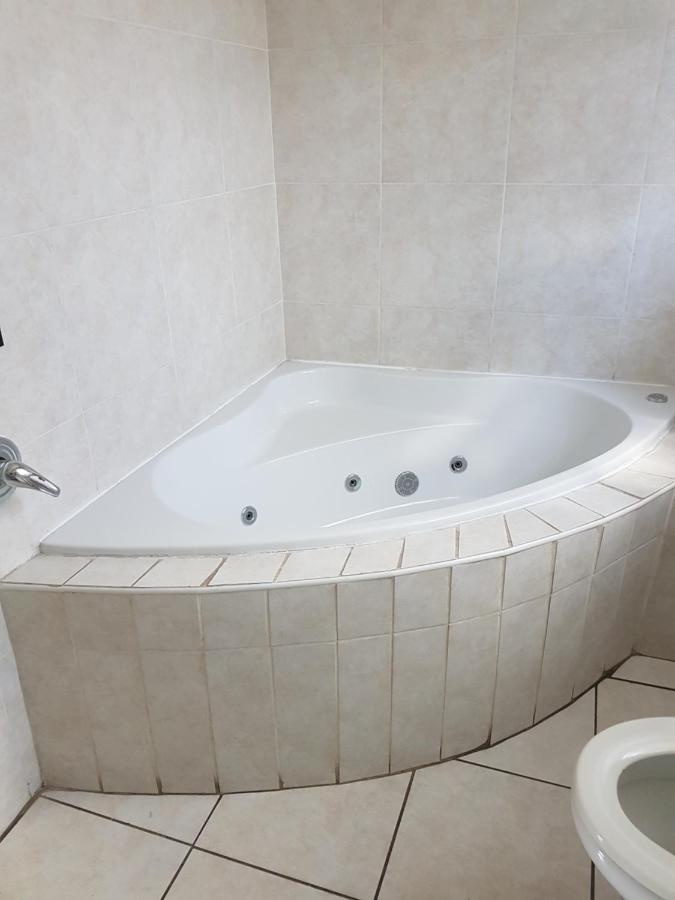 African Elephant Guesthouse Germiston Esterno foto
